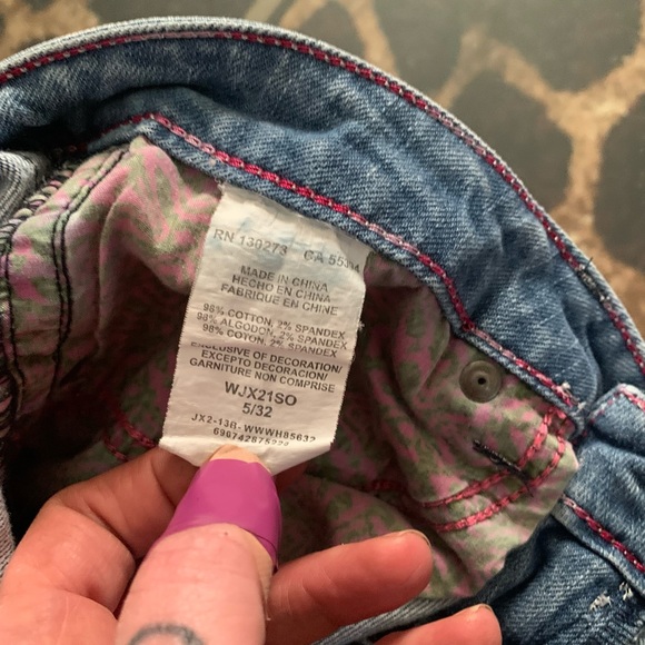 Rock 47 by Wrangler Capris - Picture 5 of 5